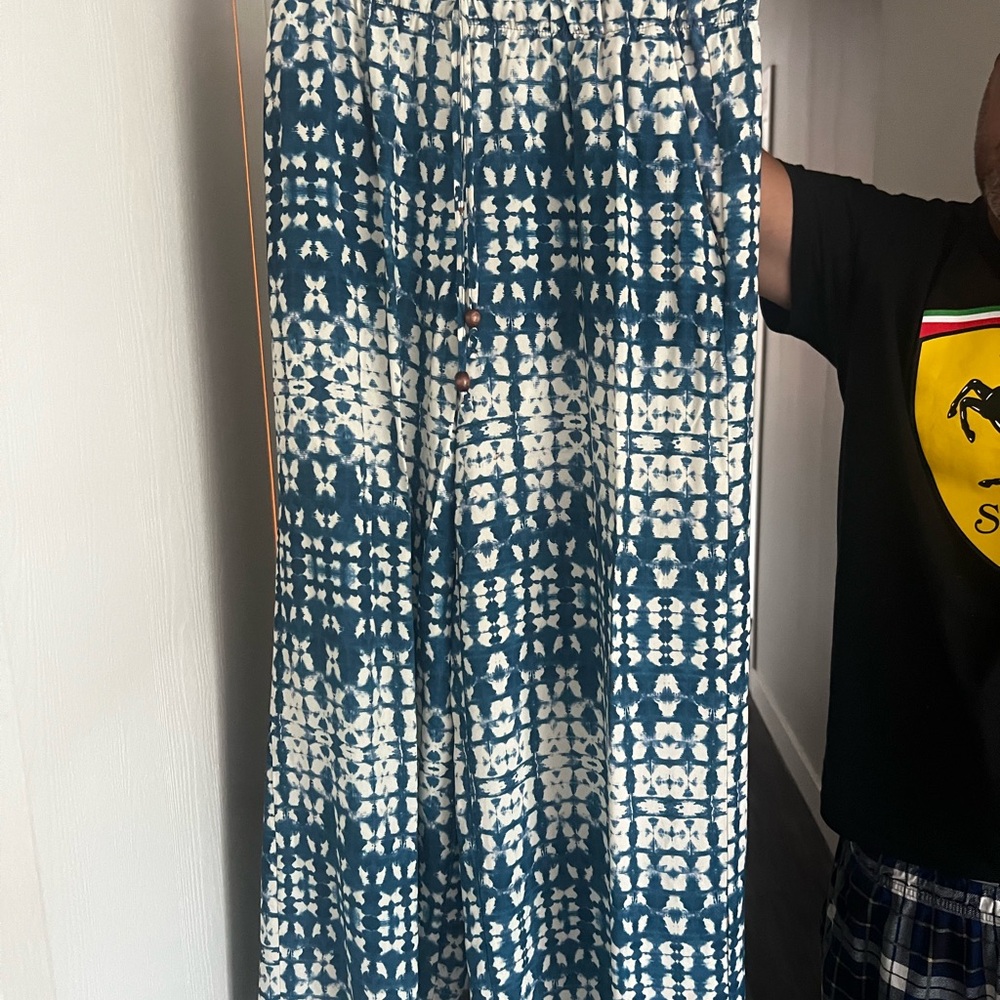 Blue and White Patterned Skirt - Picture 2 of 2